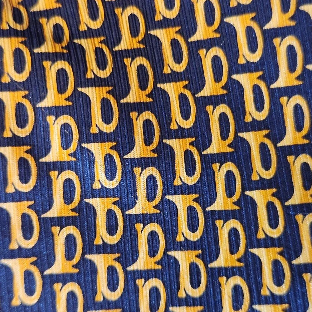 Vicky Davis Horn-E Silk Tie Mens OS Navy Gold Excellent Novelty Horn Pattern